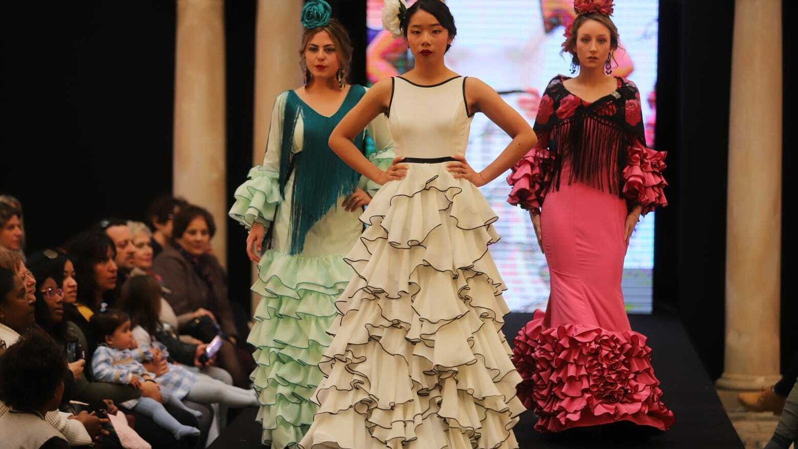 Desfile de moda flamenca protagonizado por los más pequeños.