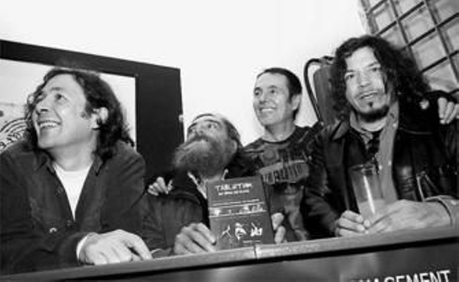 Pepillo, Rockberto, Perico y Raimundo Amador, amigos y músicos.