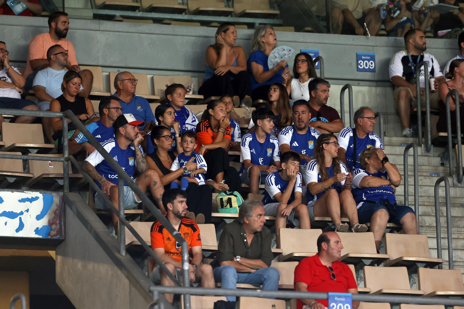 Búscate en el Trofeo Feria de la Vendimia entre el Xerez CD contra el Juventud Torremolinos en Chapín