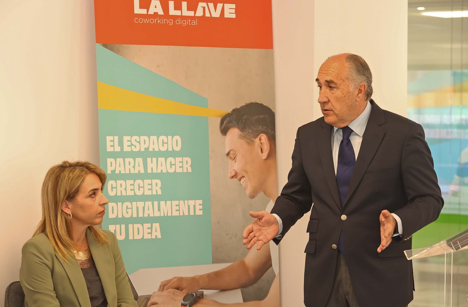 Imágenes de la inauguración del coworking digital La Llave en Algeciras