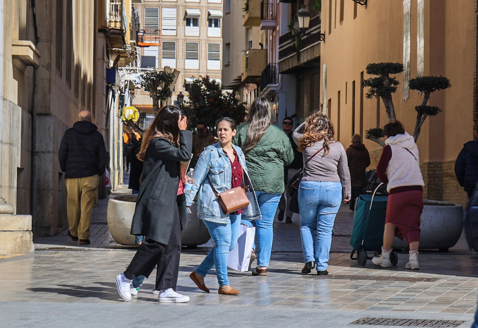 Fotografías de ambiente de la fría mañana en la ciudad
