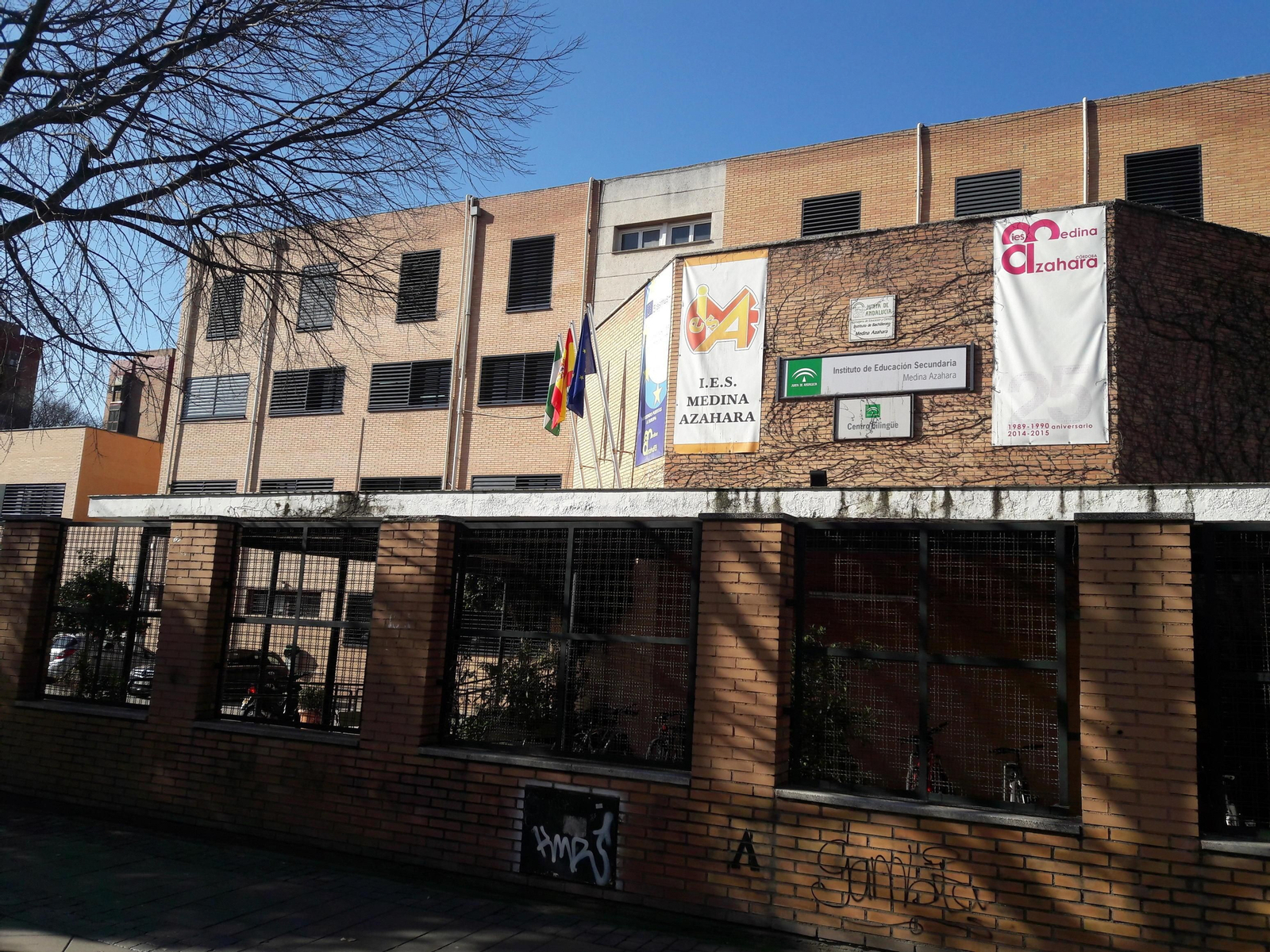 Exterior del Instituto Medina Azahara, en la avenida Gran Vía Parque de la capital cordobesa