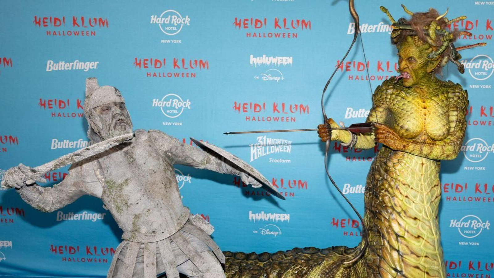 Heidi Klum, de Medusa, ante su petrificado marido este Halloween en Nueva York