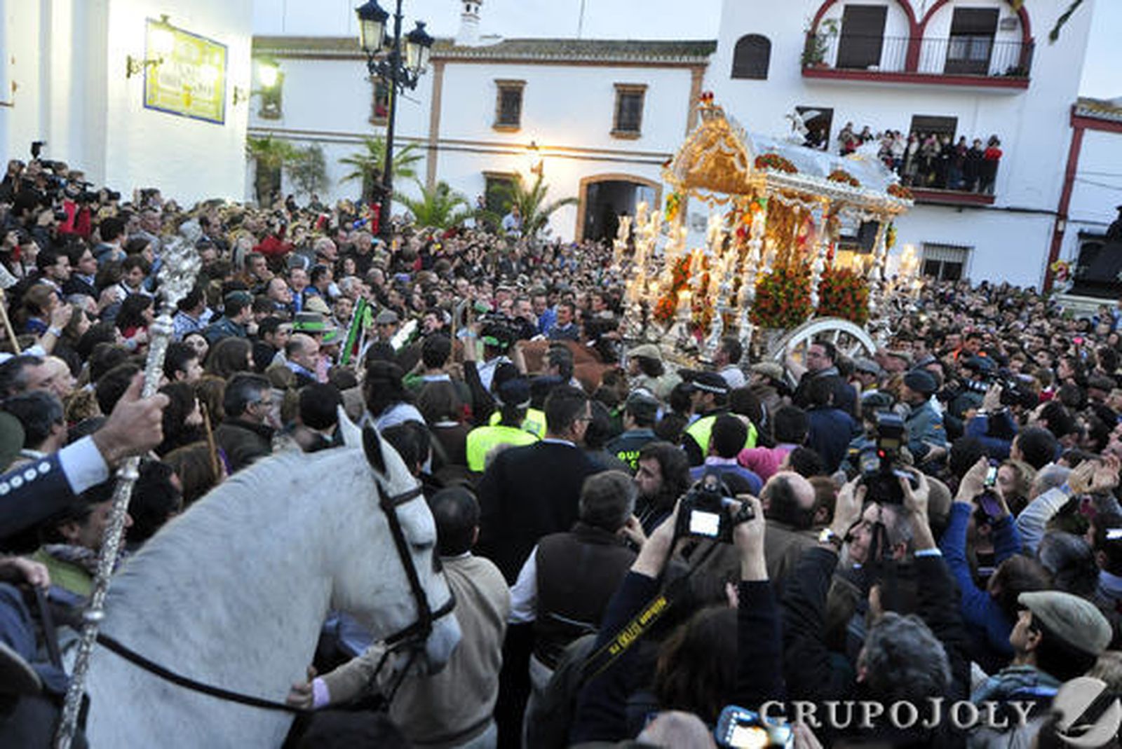 Peregrinación extraordinaria de la Hermandad del Rocío de Triana a Almonte. / Manuel Gómez