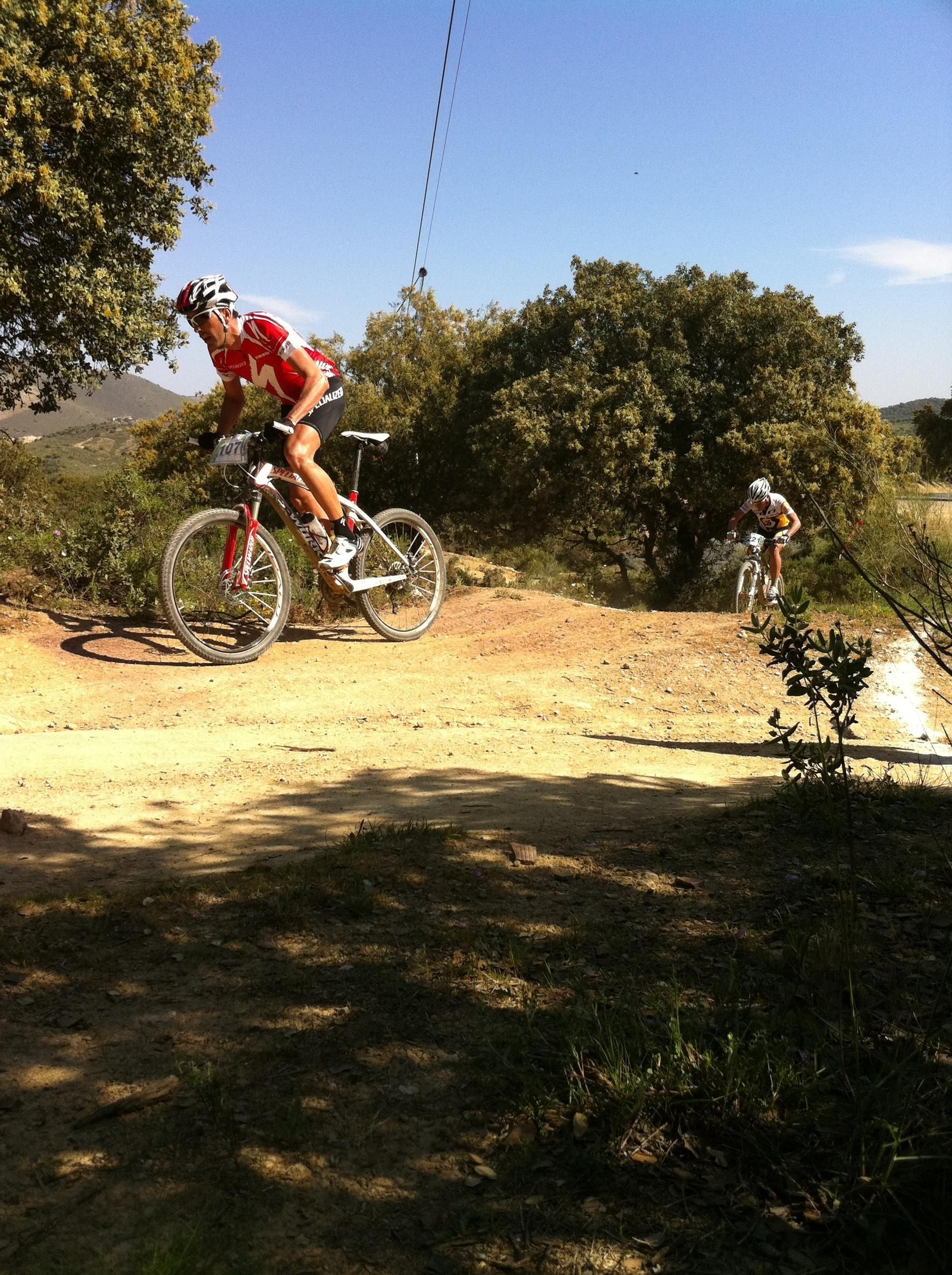 Muchas de las rutas de la provincia de Málaga es mejor recorrerlas en bicicleta de montaña.