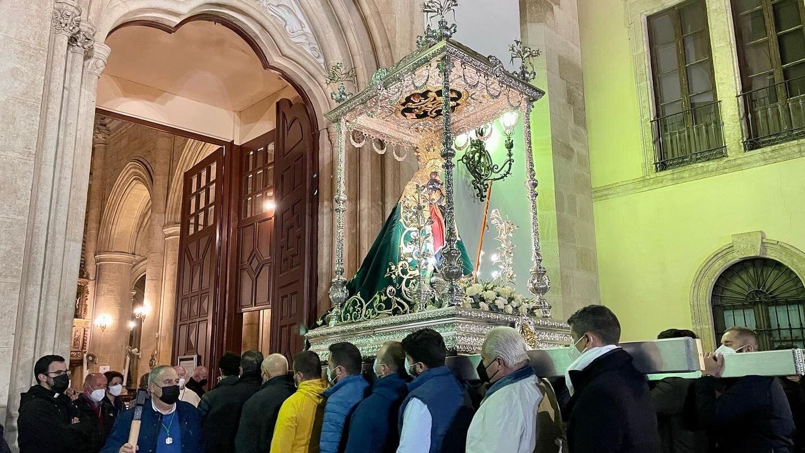 La llegada de la Virgen a su Santuario