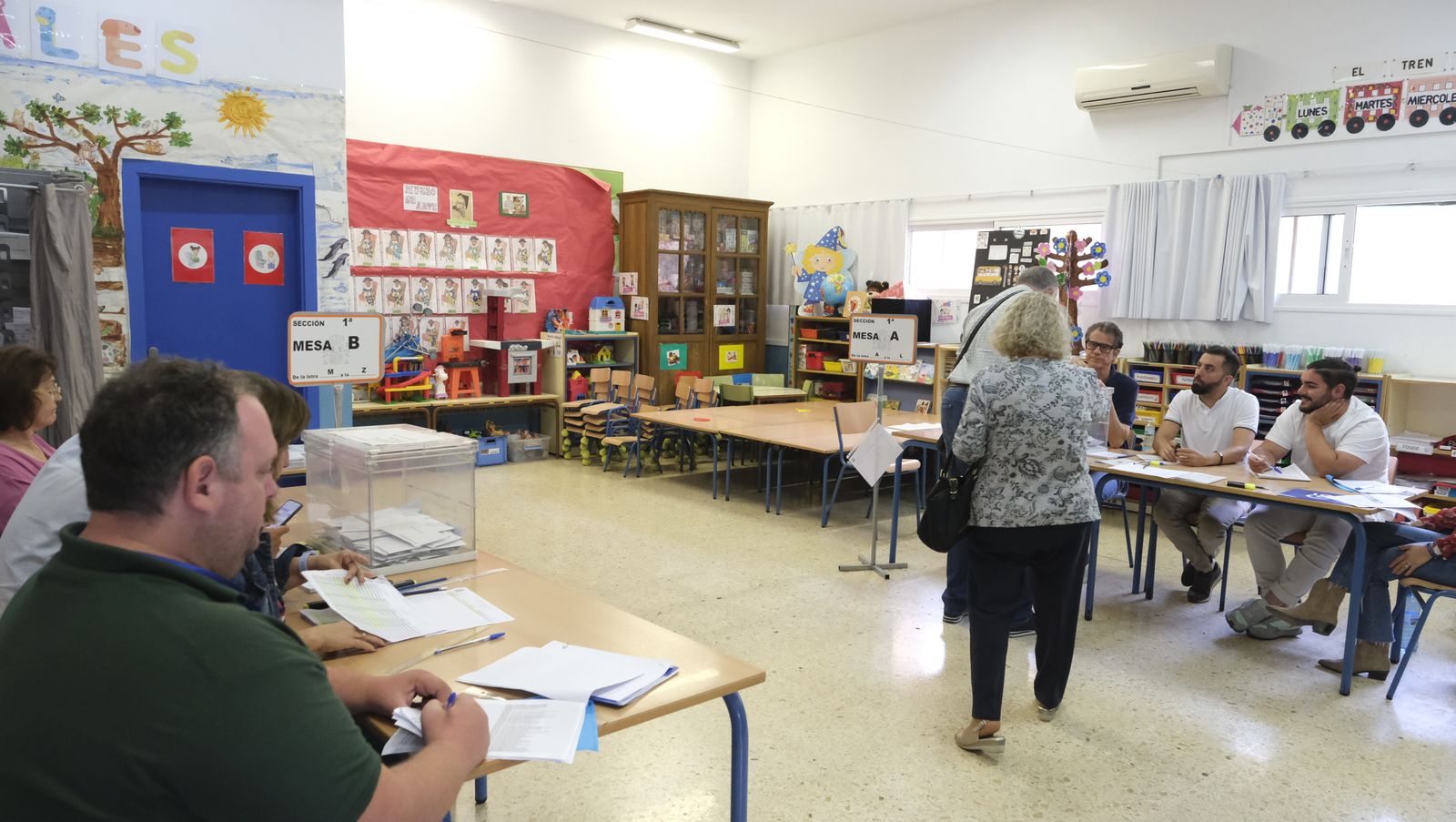 Imágenes de las votaciones en las Elecciones Municipales 2023, en Almería capital