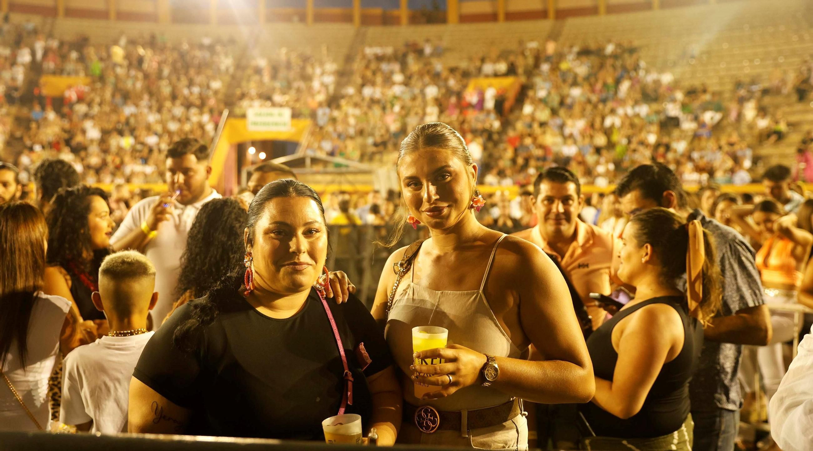 El público disfrutando del Cabaret Festival en Algeciras. El público disfrutando del Cabaret Festival en Algeciras.