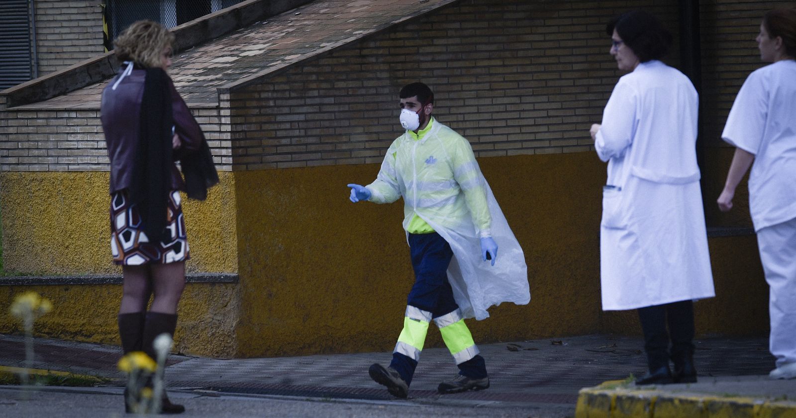 La resistencia en las calles por el estado de alarma: sanitarios de Andalucía, héroes anónimos