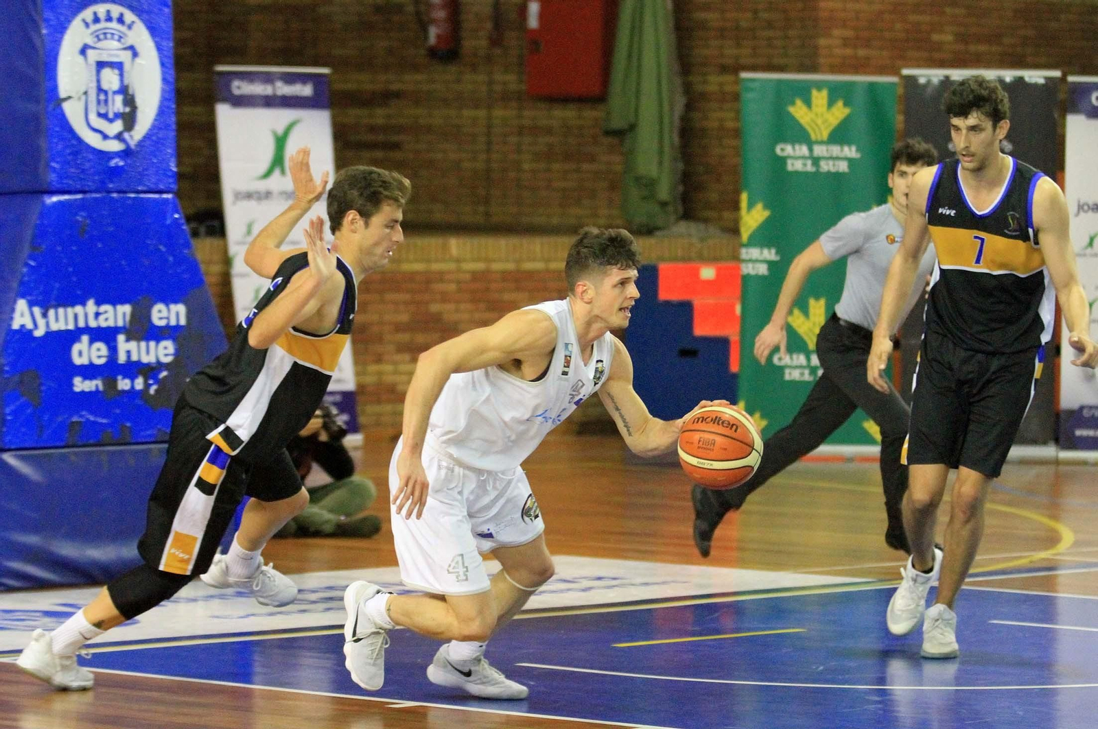 Imágenes del partido de baloncesto Enrique Benítez- Benahavís