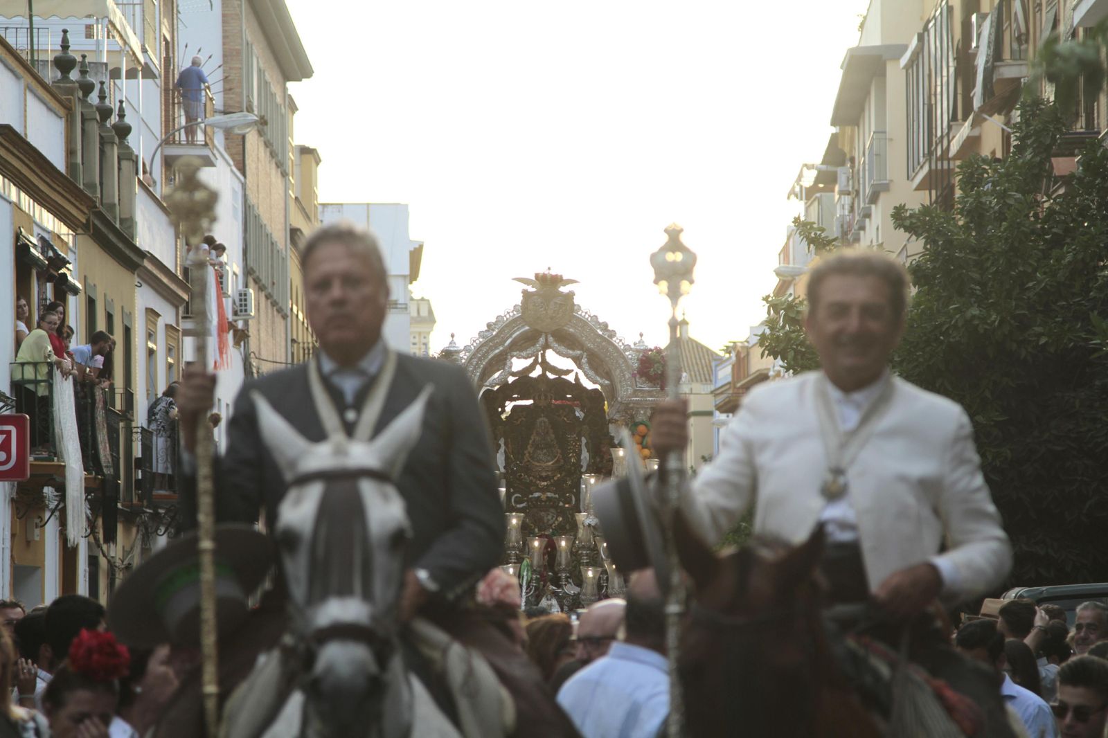 Las imágenes de la vuelta de Triana a Sevilla