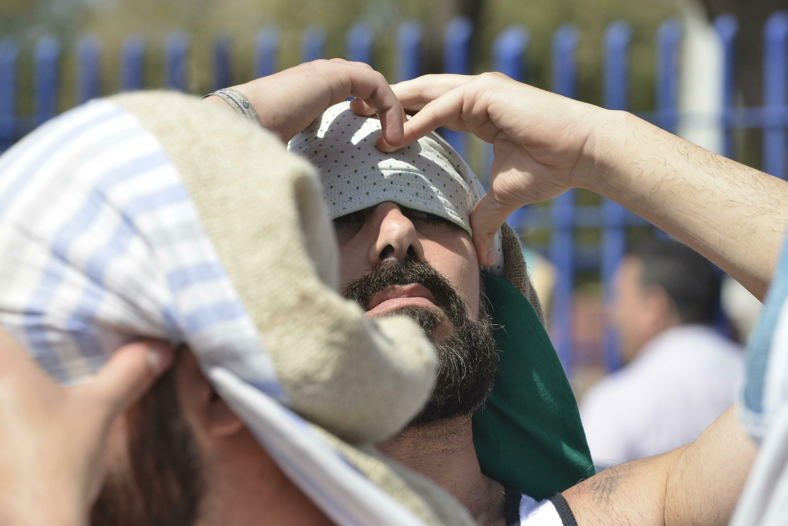 Costaleros de la Hermandad de San Pablo el Lunes Santo