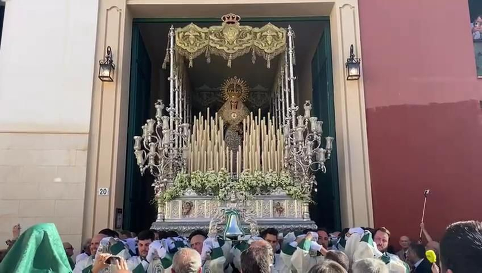 Salida de María Santísima del Amparo.