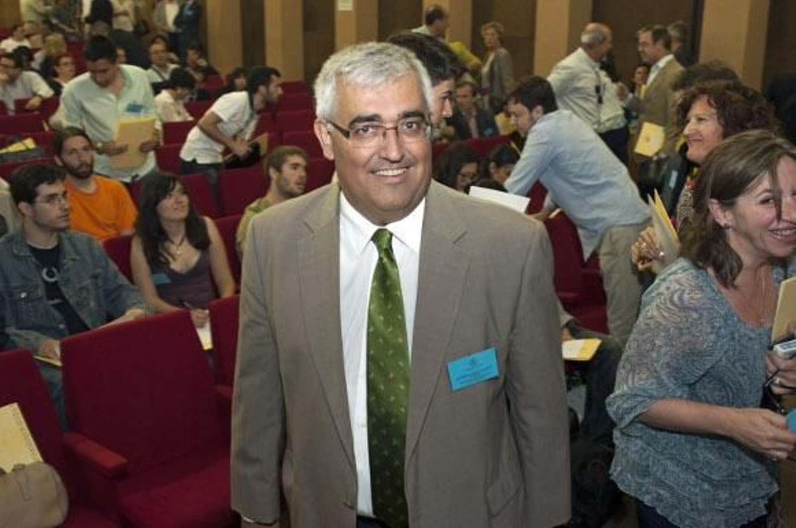 Las becas concedidas a los alumnos de grado de la Hispalense bajan casi un 20%