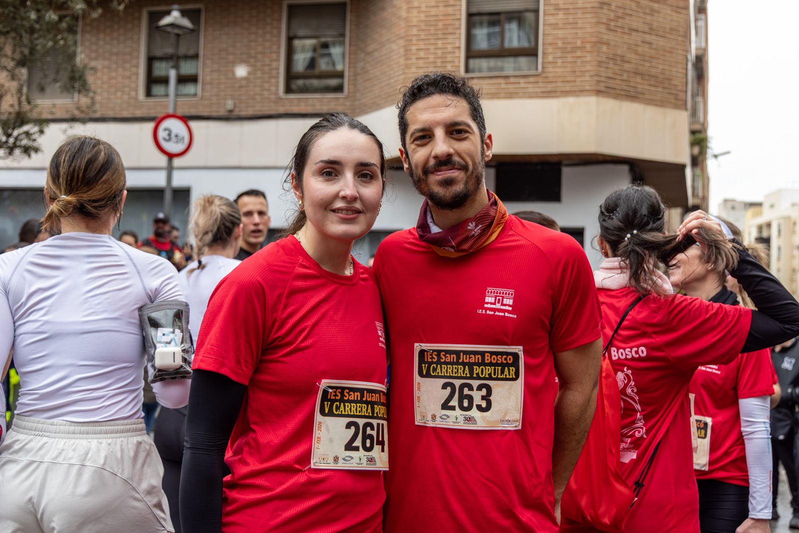 En imágenes: la lluvia no frena a más de un millar de corredores en la V Carrera Popular del IES San Juan Bosco (1)