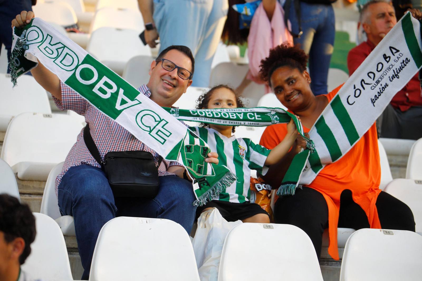 Las mejores fotos del ambiente en el Córdoba CF - Racing Ferrol