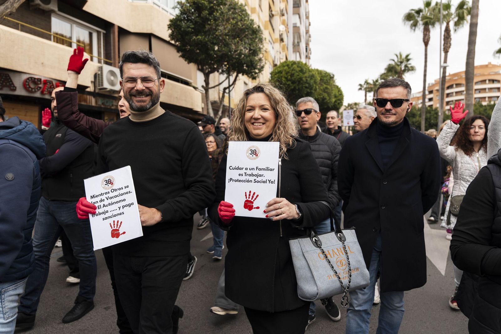 Las imágenes de la Manifestación de la Plataforma por la Dignidad de los Autónomos en Almería