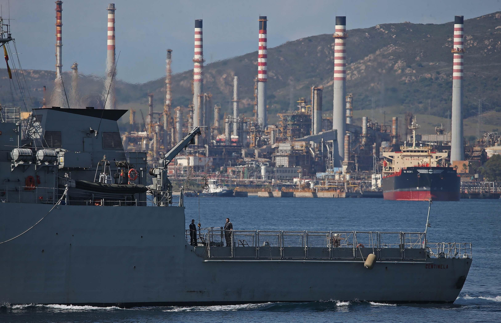 La llegada del patrullero de la Armada 'Centinela' al puerto de Algeciras, en imágenes