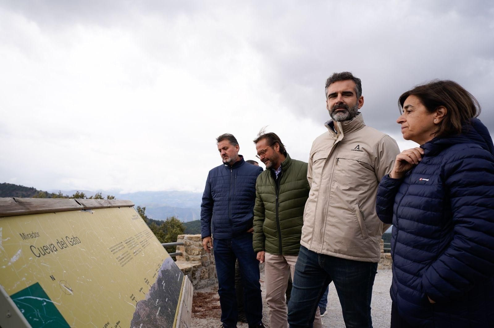 Visita del consejero de Medio Ambiente a la Sierra de Huétor.