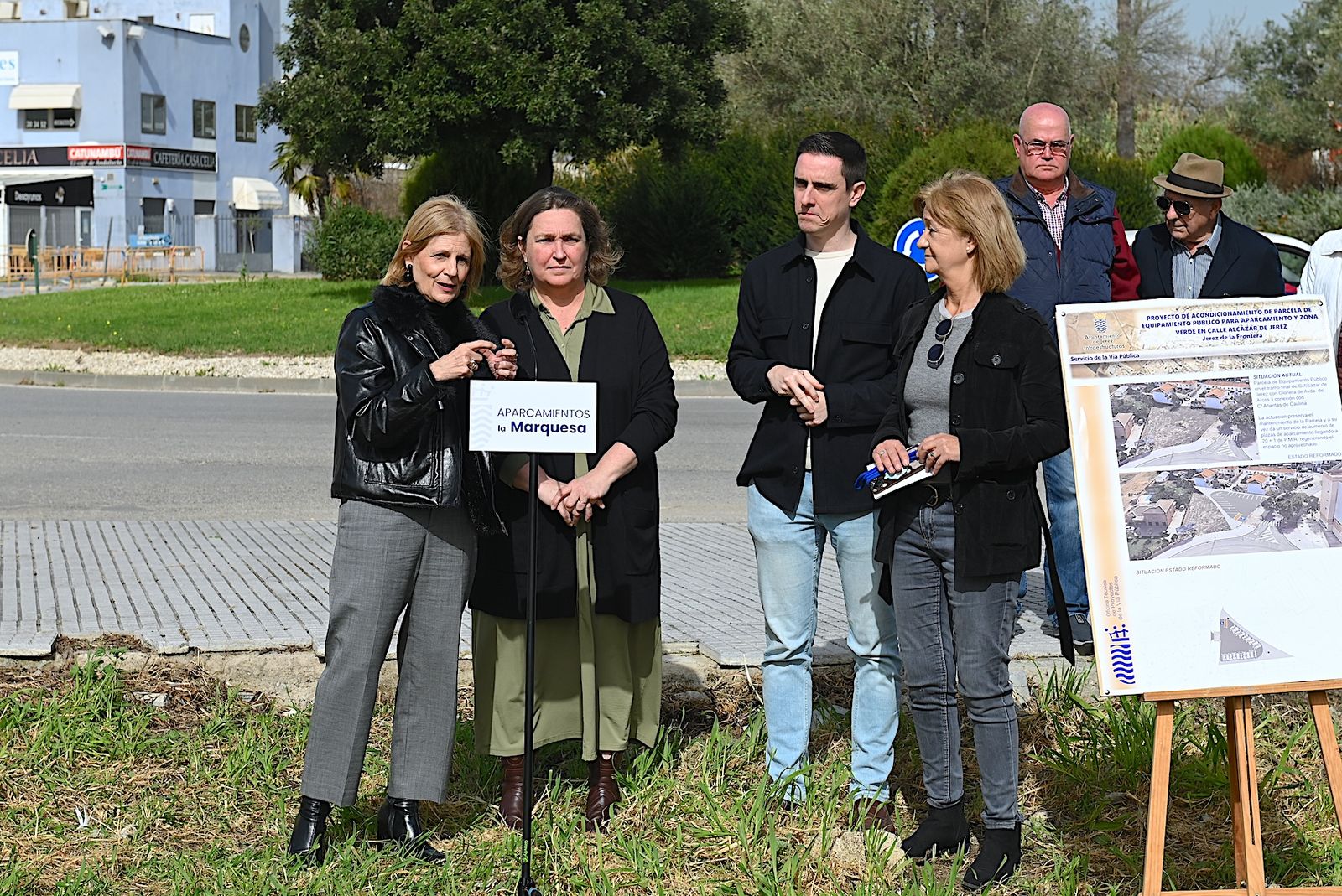 Presentación del proyecto del nuevo aparcamiento en la barriada de La Marquesa.