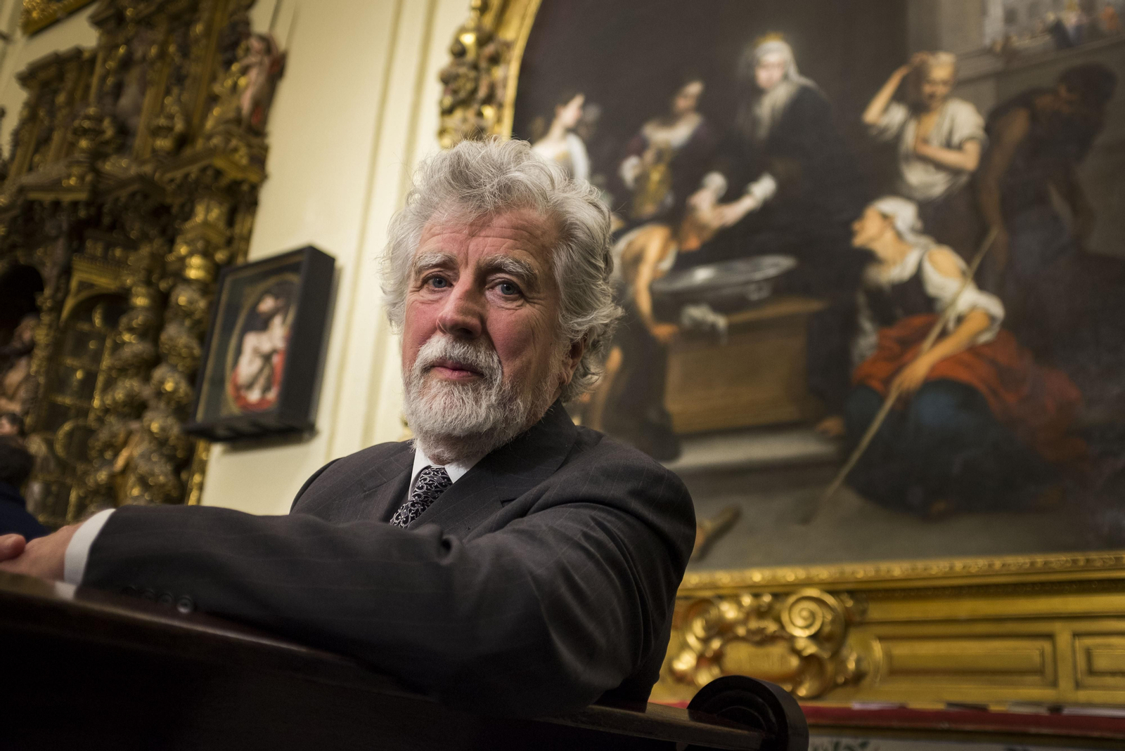 A solas con Murillo. Arriba, Victor Stoichita en el Hospital de la Caridad. Abajo, 'Autorretrato' del pintor en la National Gallery.