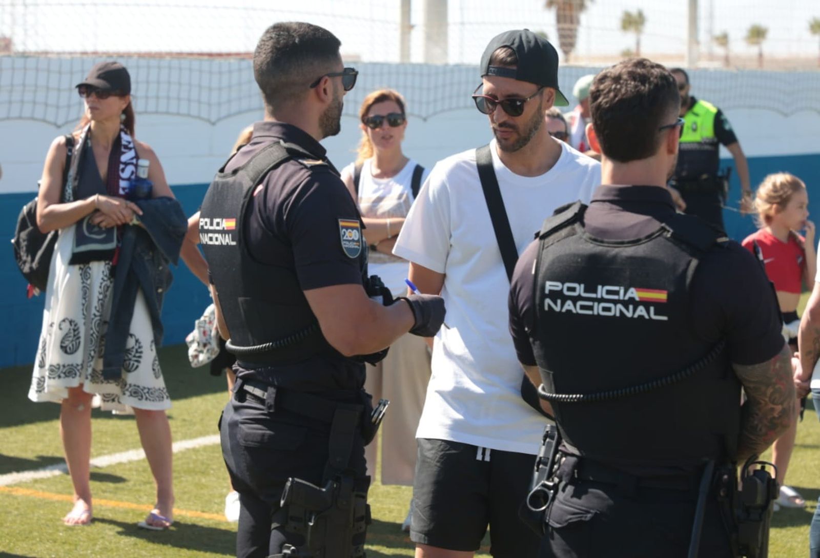 Policías nacionales identifican a uno de los asistentes al Algeciras-xxxx