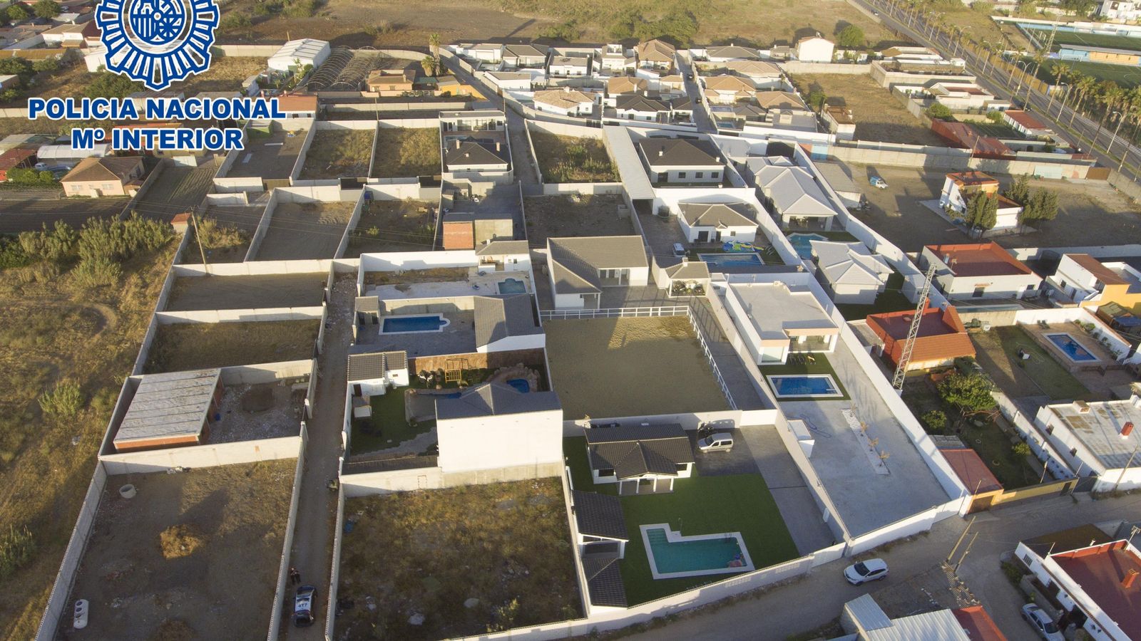 Algunas de las viviendas ilegales detectadas en El Zabal