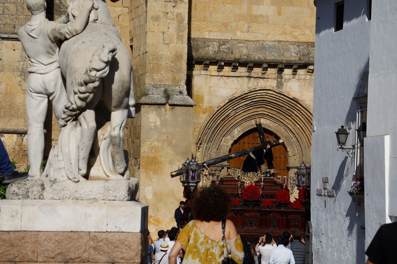Jueves Santo en Córdoba: la procesión del Caído, en imágenes