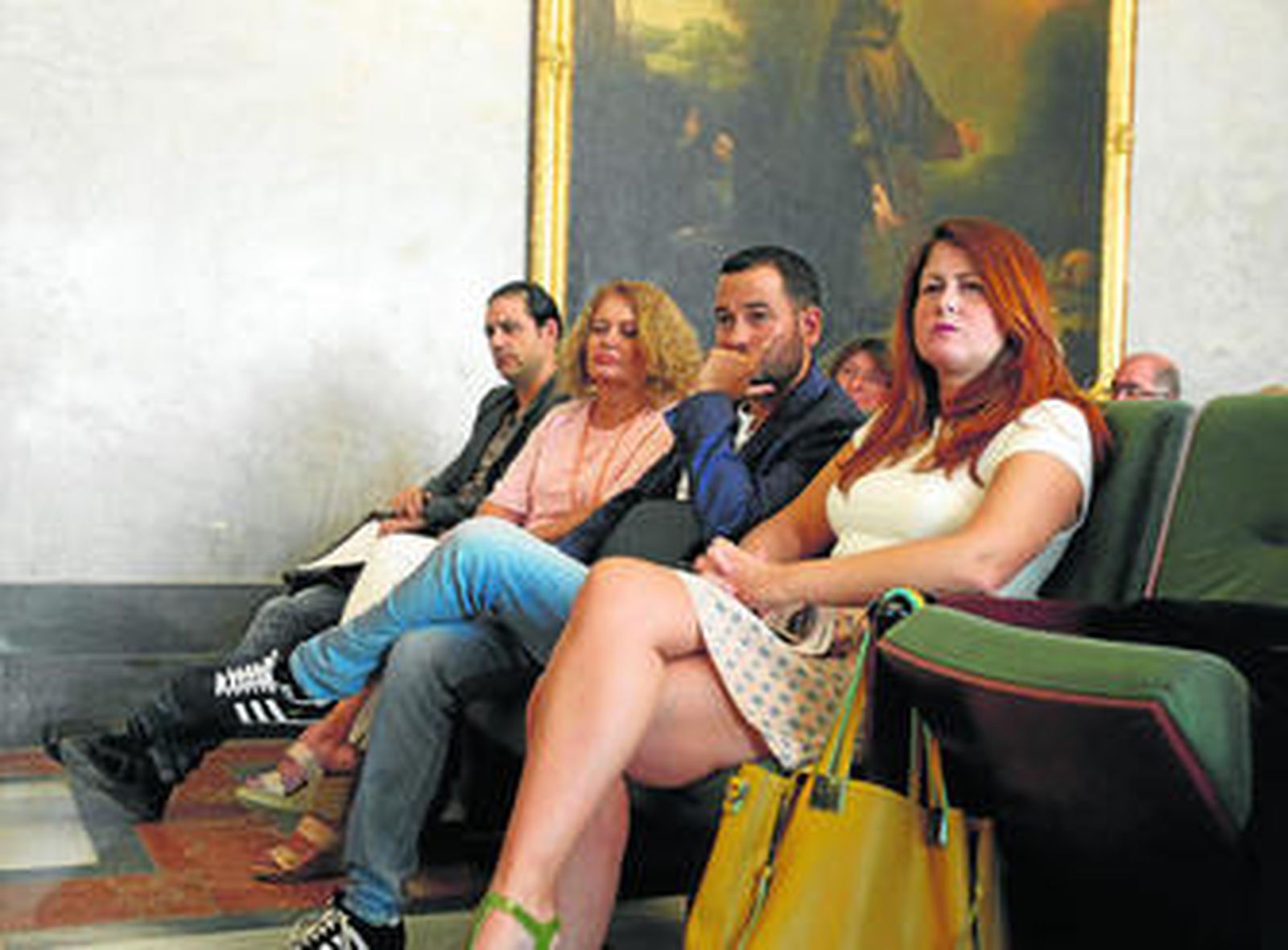 ELos representantes municipales Adela Castaño (PSOE), Daniel González Rojas (IU) y Susana Serrano (Participa Sevilla).