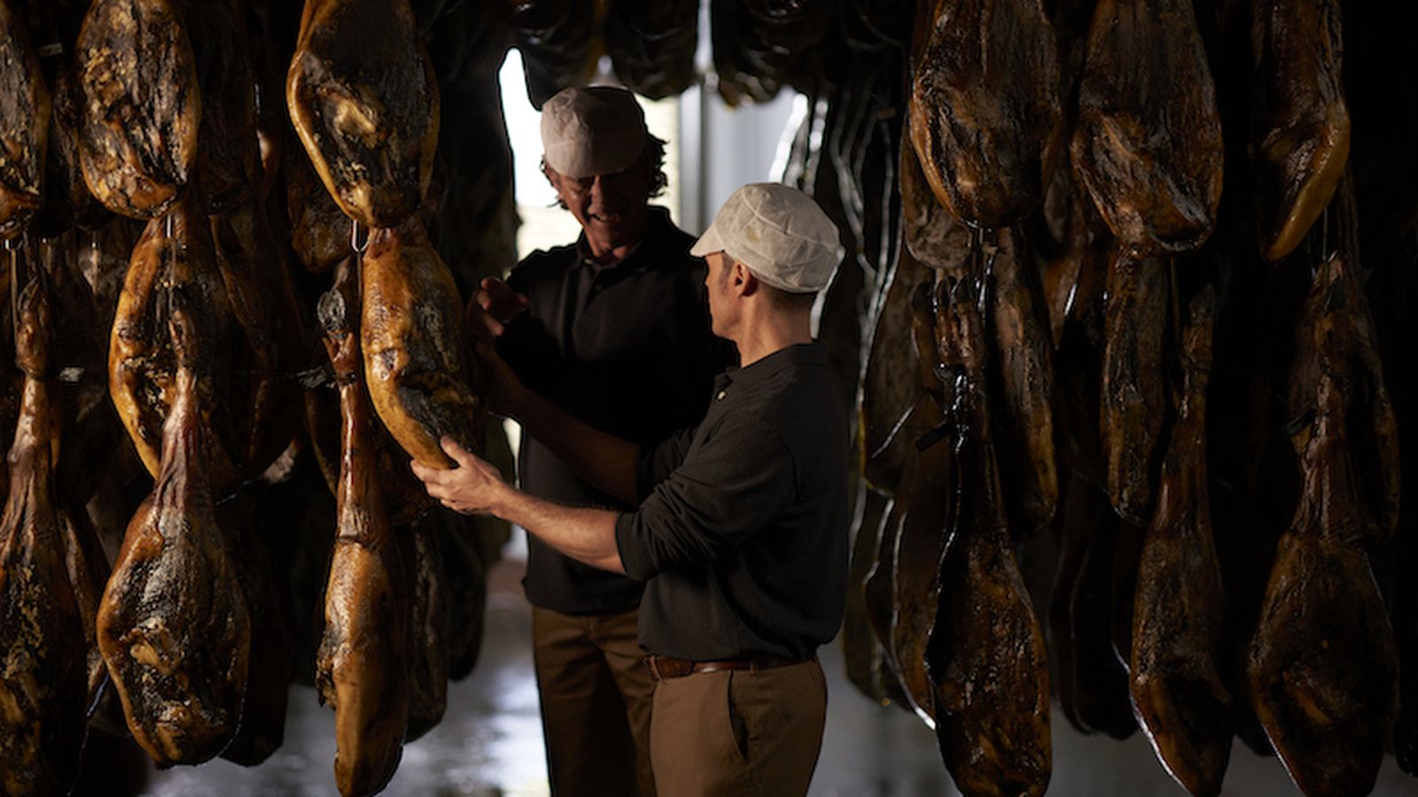 Guardianes de la tradición artesana Sánchez Romero Carvajal