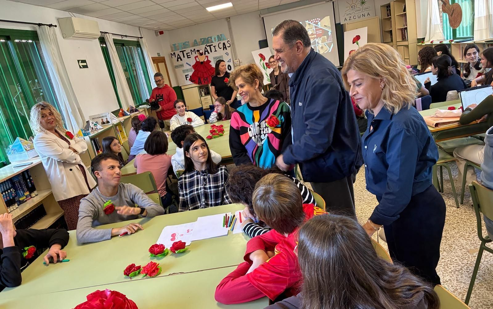 Francisco Alonso durante su visita al IESAzcona.