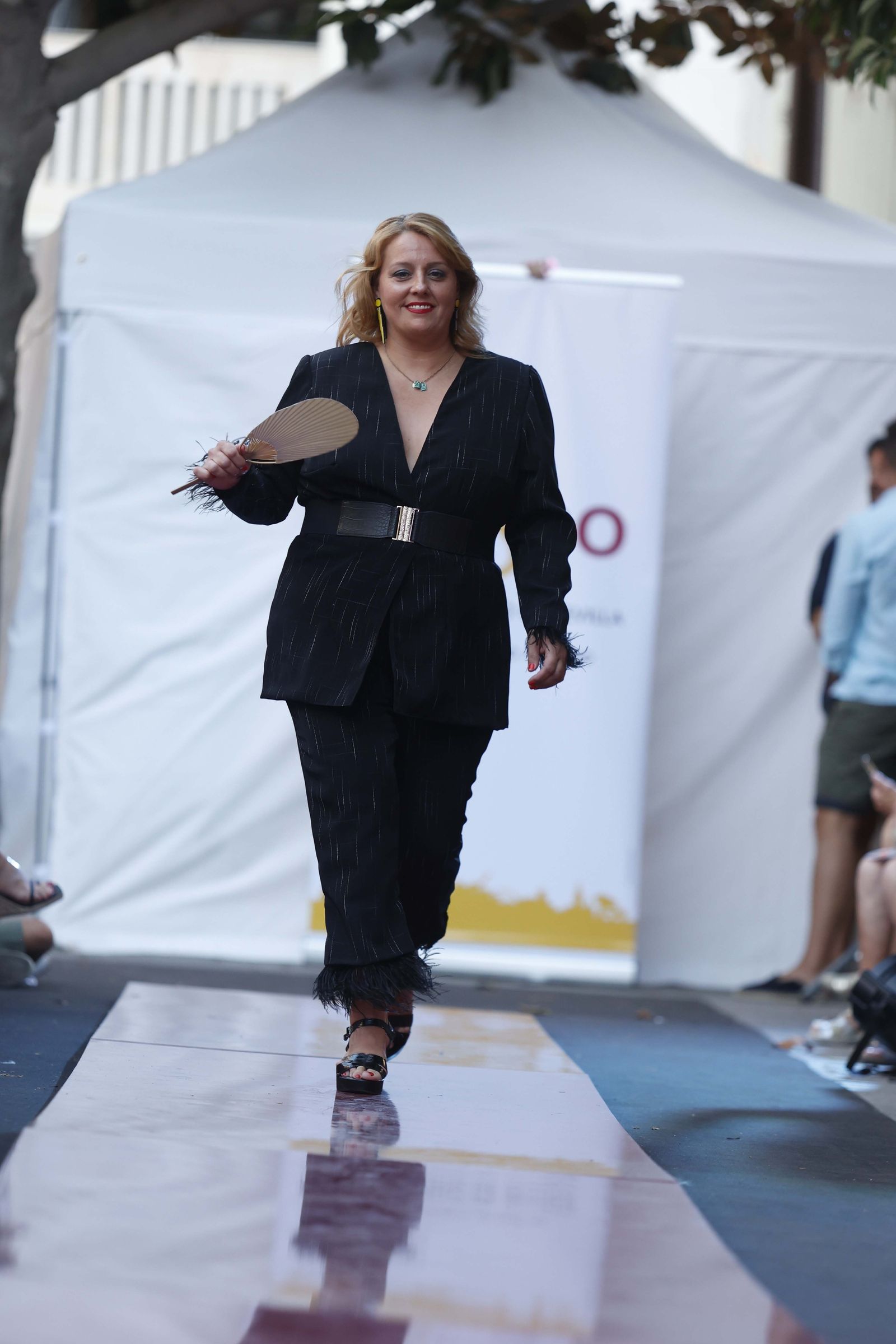 Las imágenes del Desfile de Jóvenes Diseñadores en la Plaza de la Magdalena