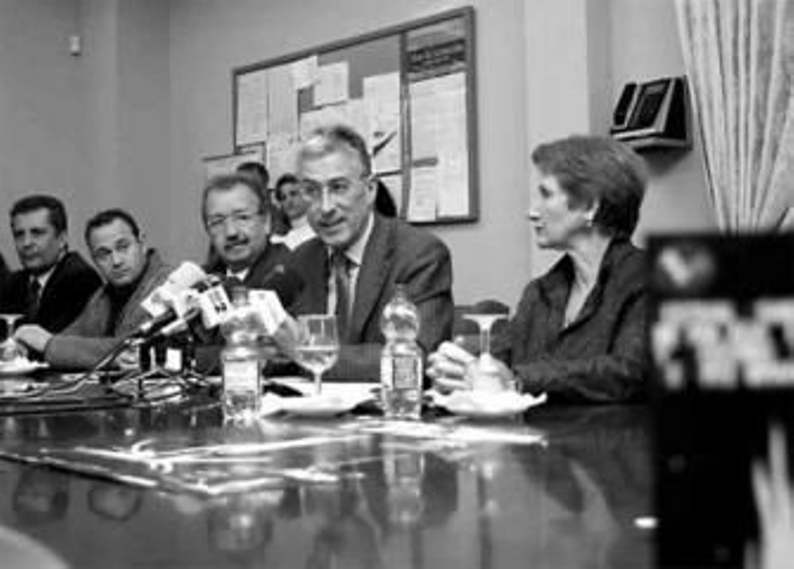 Representantes de la Junta de Andalucía, ayer, junto a Mercedes Cosme, directora de la ESAD Málaga.