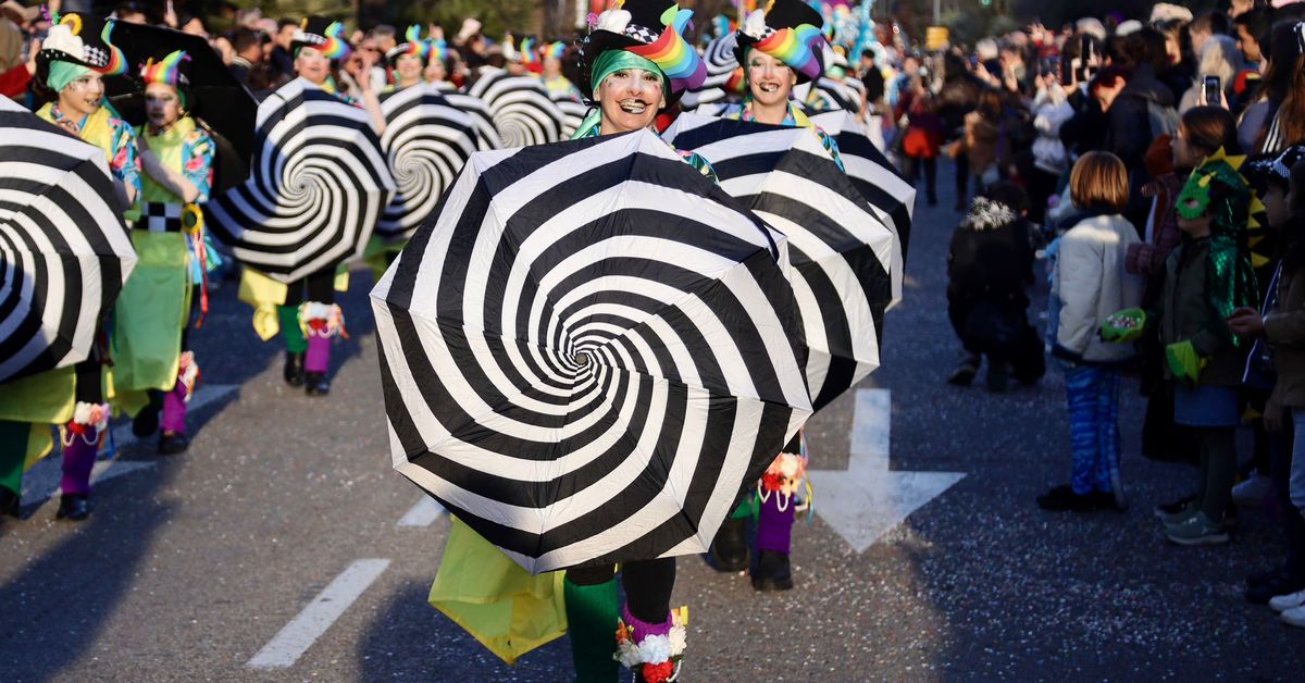 Recta final del Carnaval de Málaga 2026: Gala Drag Queen, la Batalla de las Flores y el Entierro del Boquerón