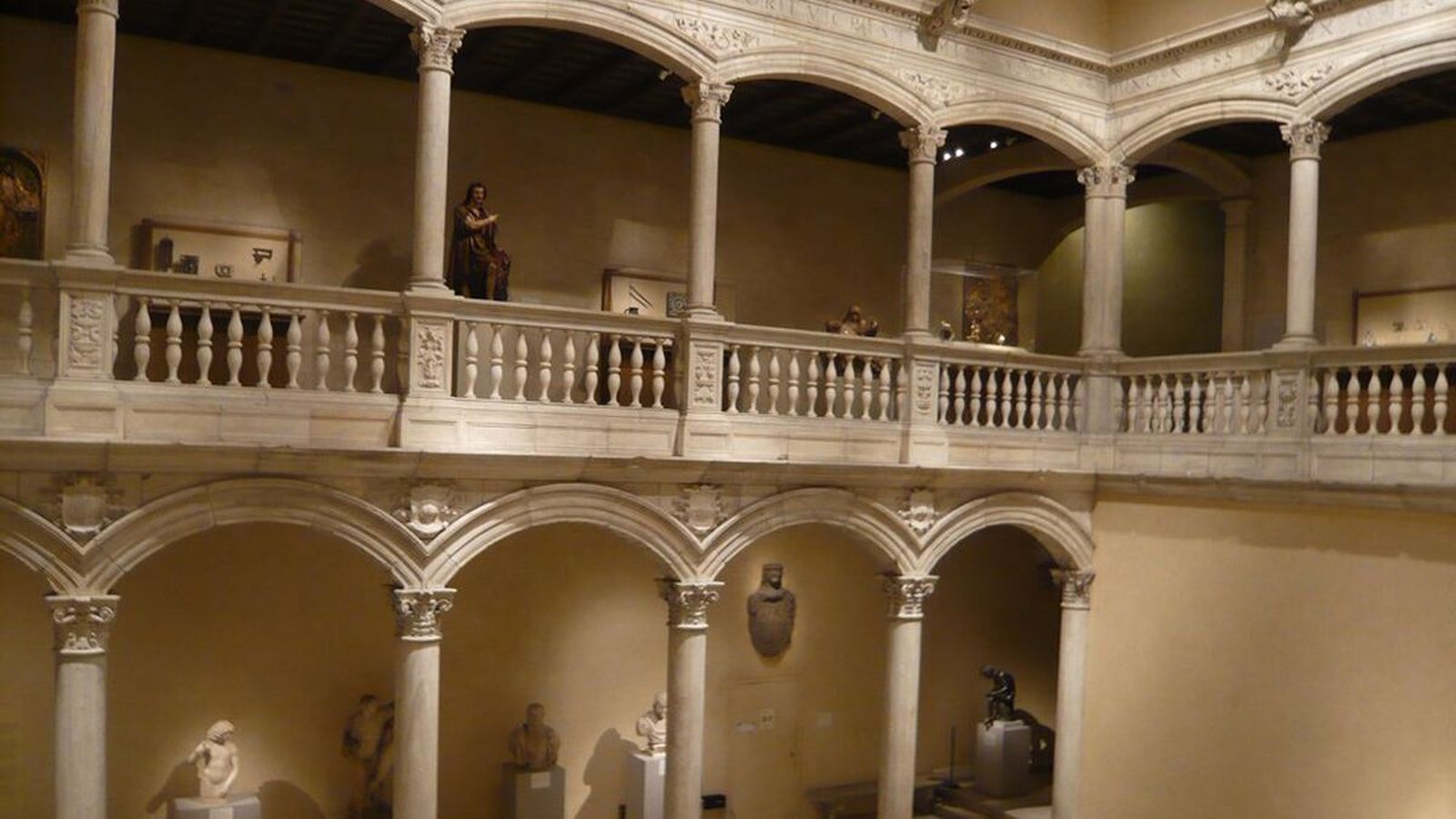 Patio del Castillo de Vélez Blanco en el Metropolitan de Nueva York.