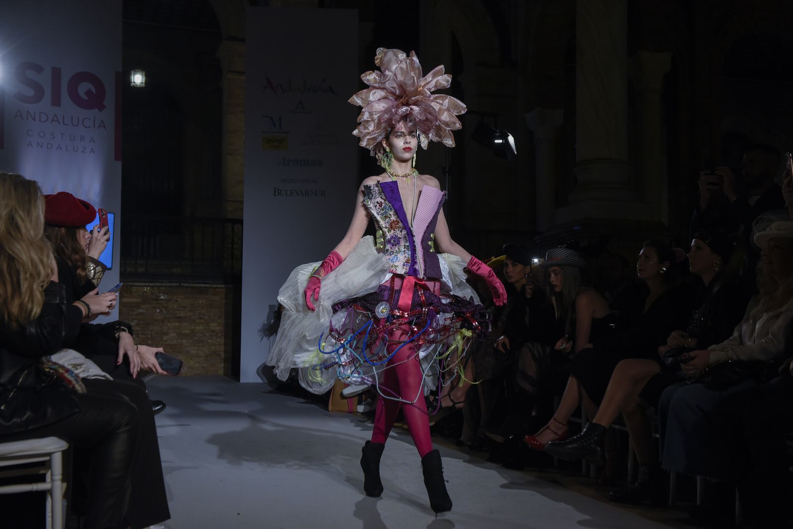 El desfile de Vivascarrión en la pasarela de novia e invitada SIQ 2022, todas las fotos