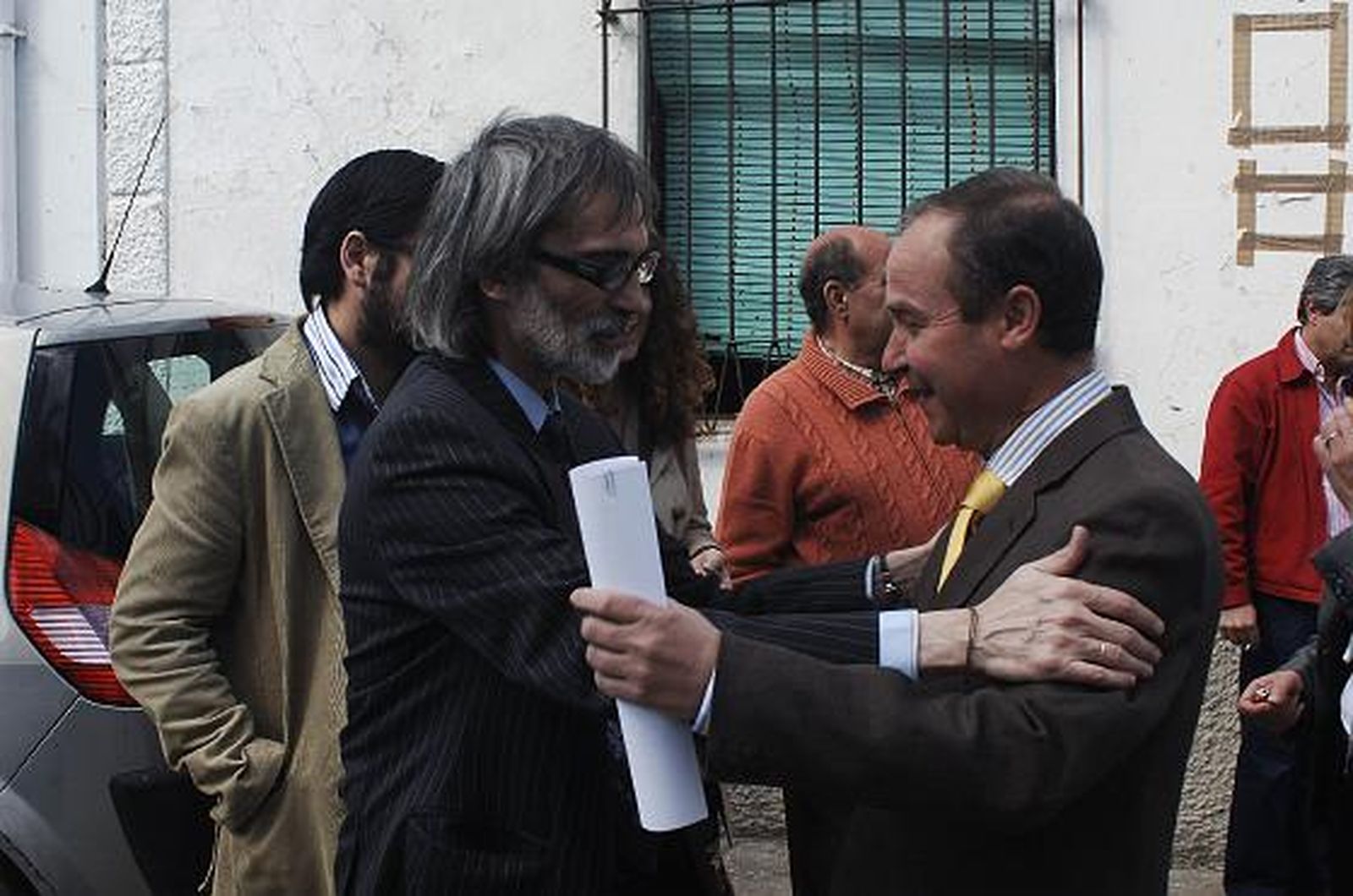 El socialista Manuel Cabrera releva al popular Juan María Mangana en la Alcaldía de Benaocaz.   Foto: Ramon Aguilar