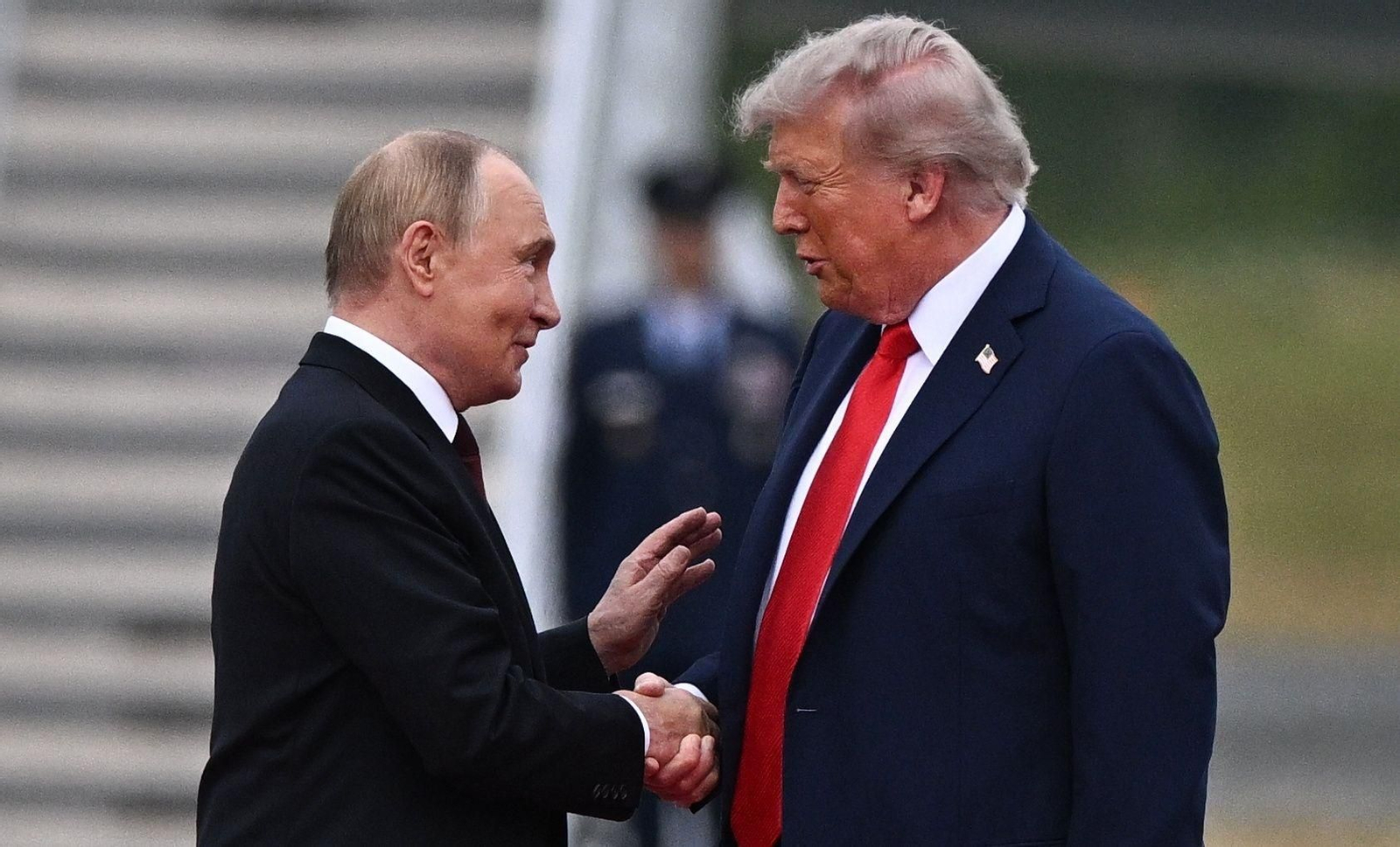 Las imágenes de la reunión de Trump con Putin en Alaska