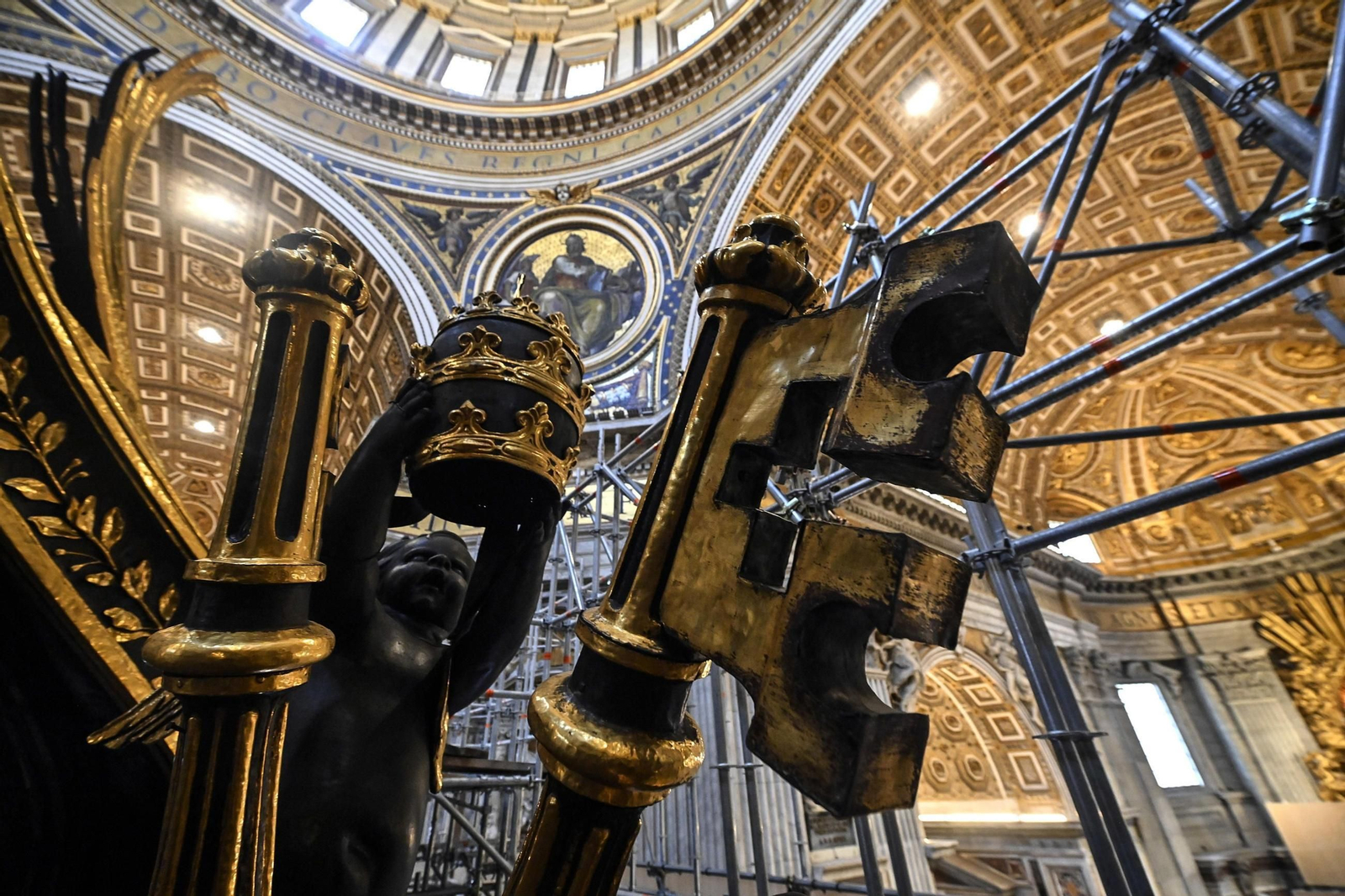 Restauración del Baldaquino de Bernini en el Vaticano