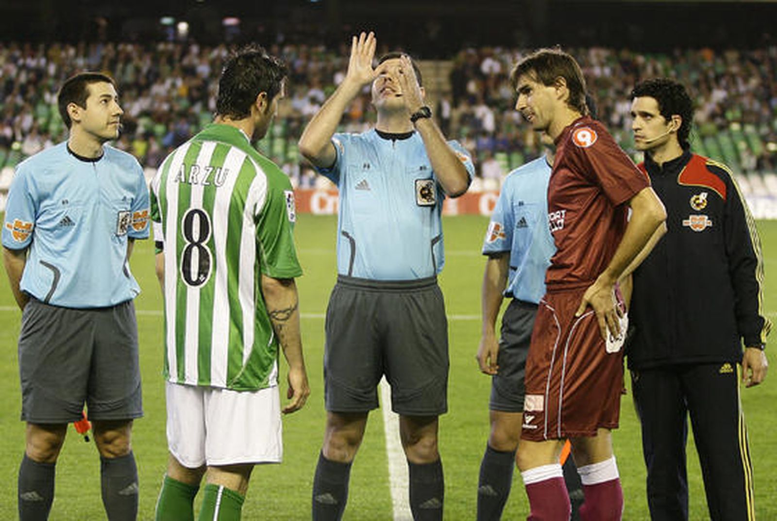 El Betis gana al Castellón en uno de sus partidos más flojos con Víctor Fernández. / Antonio Pizarro