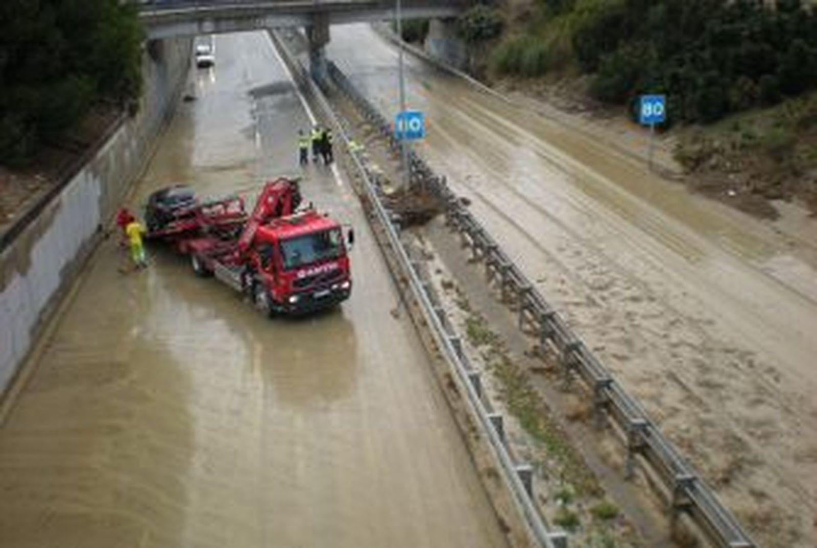 Cortada la N-IV entre Jerez y Cádiz por inundaciones