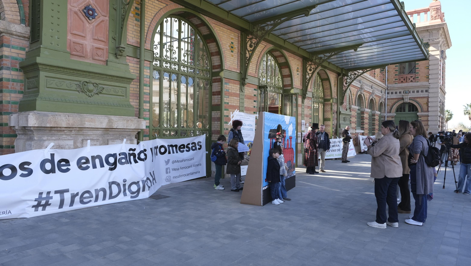 Las mejores imágenes del octavo aniversario de la Mesa del Ferrocarril de Almería