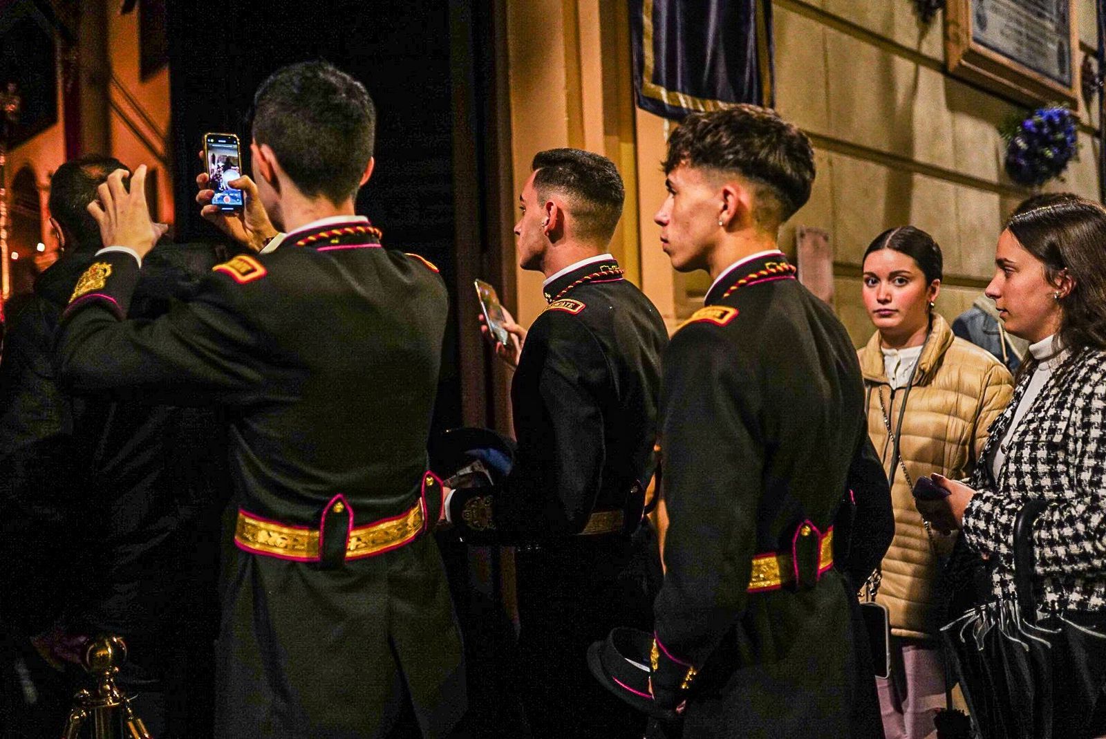 Fotos: San Agustín cierra la jornada de suspensiones en el Lunes Santo de Granada