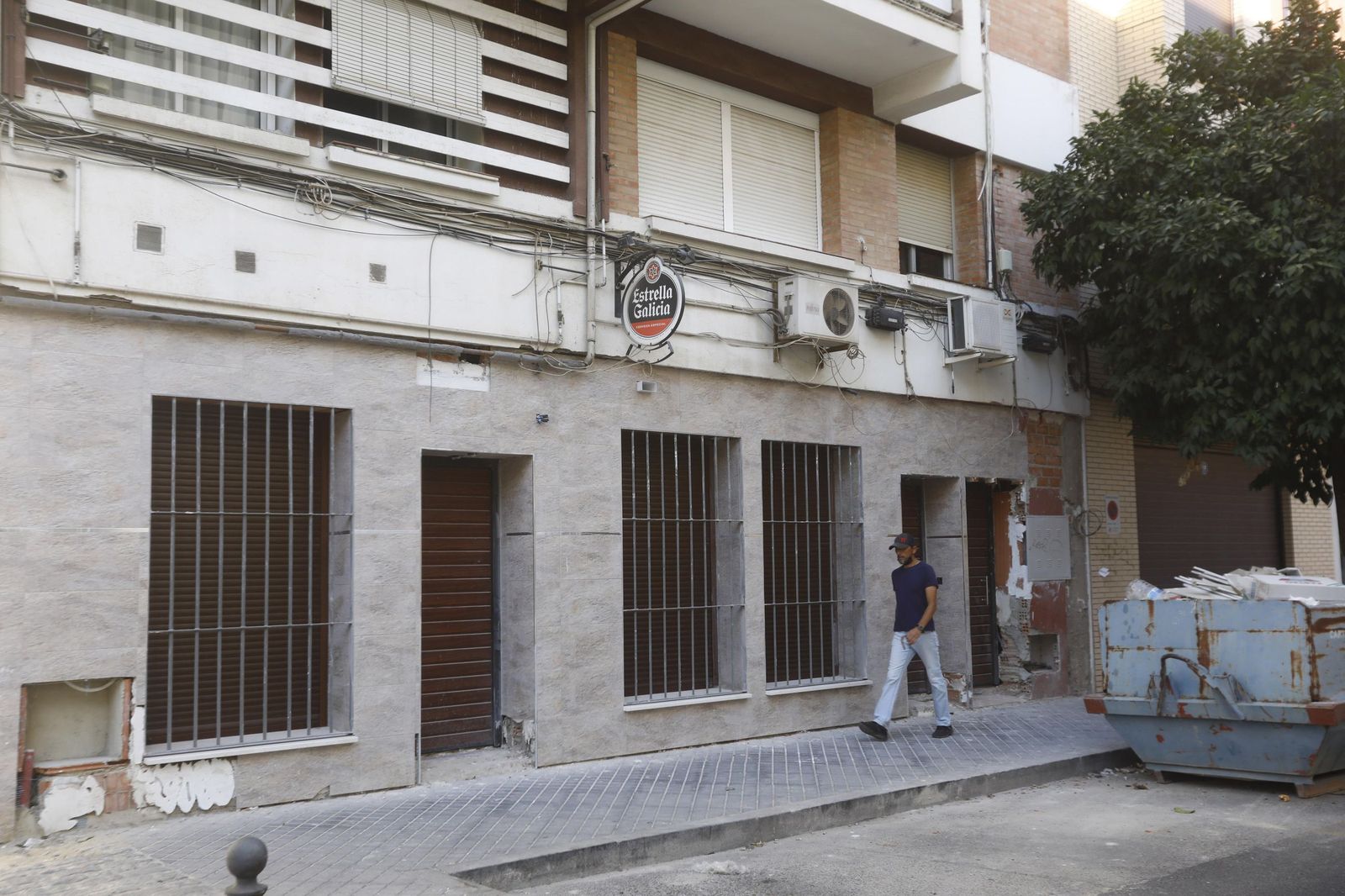 Un bajo reconvertido en viviendas en Ciudad Jardín.