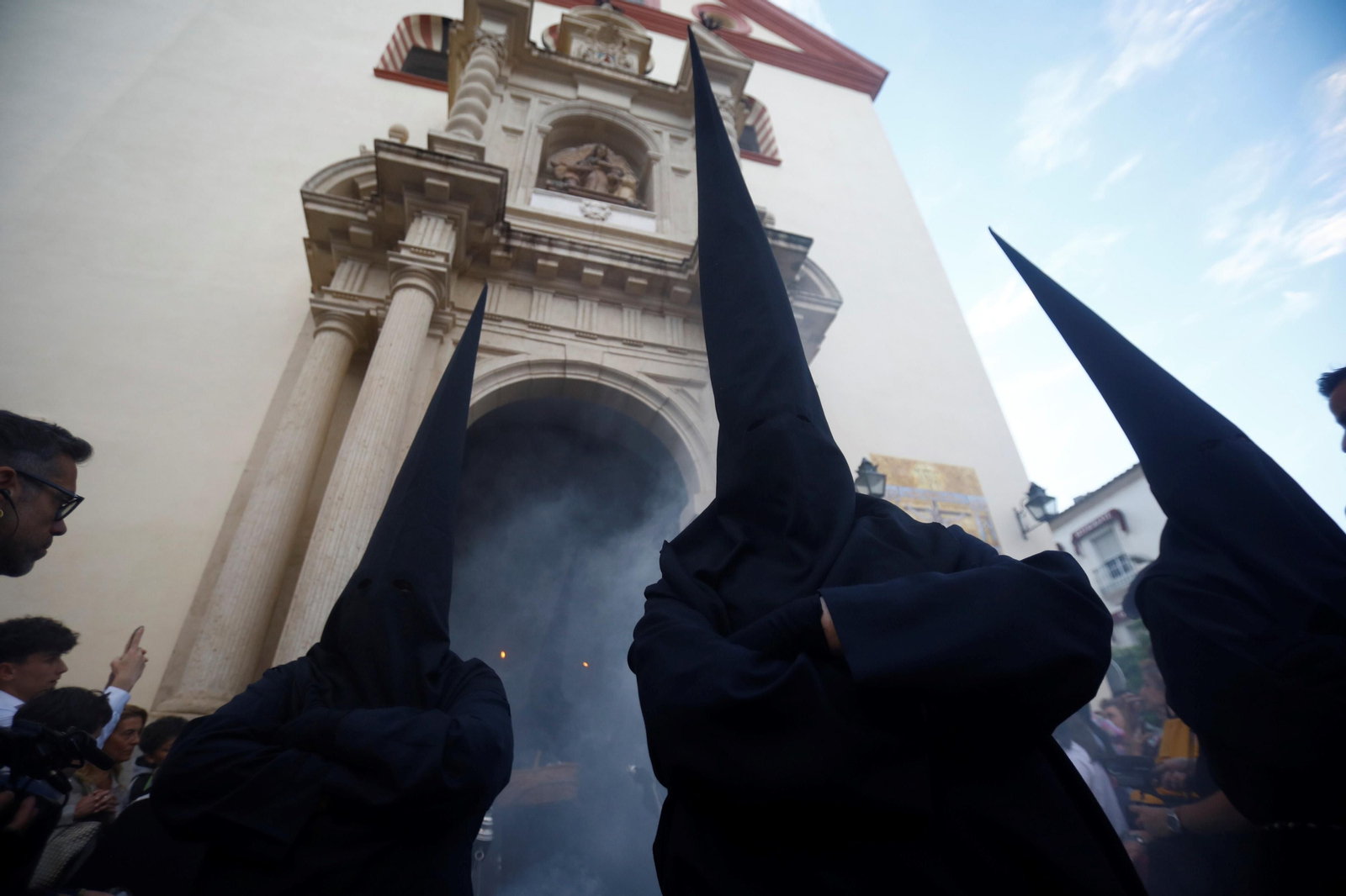 Lunes Santo en Córdoba: la procesión del Vía Crucis, en imágenes