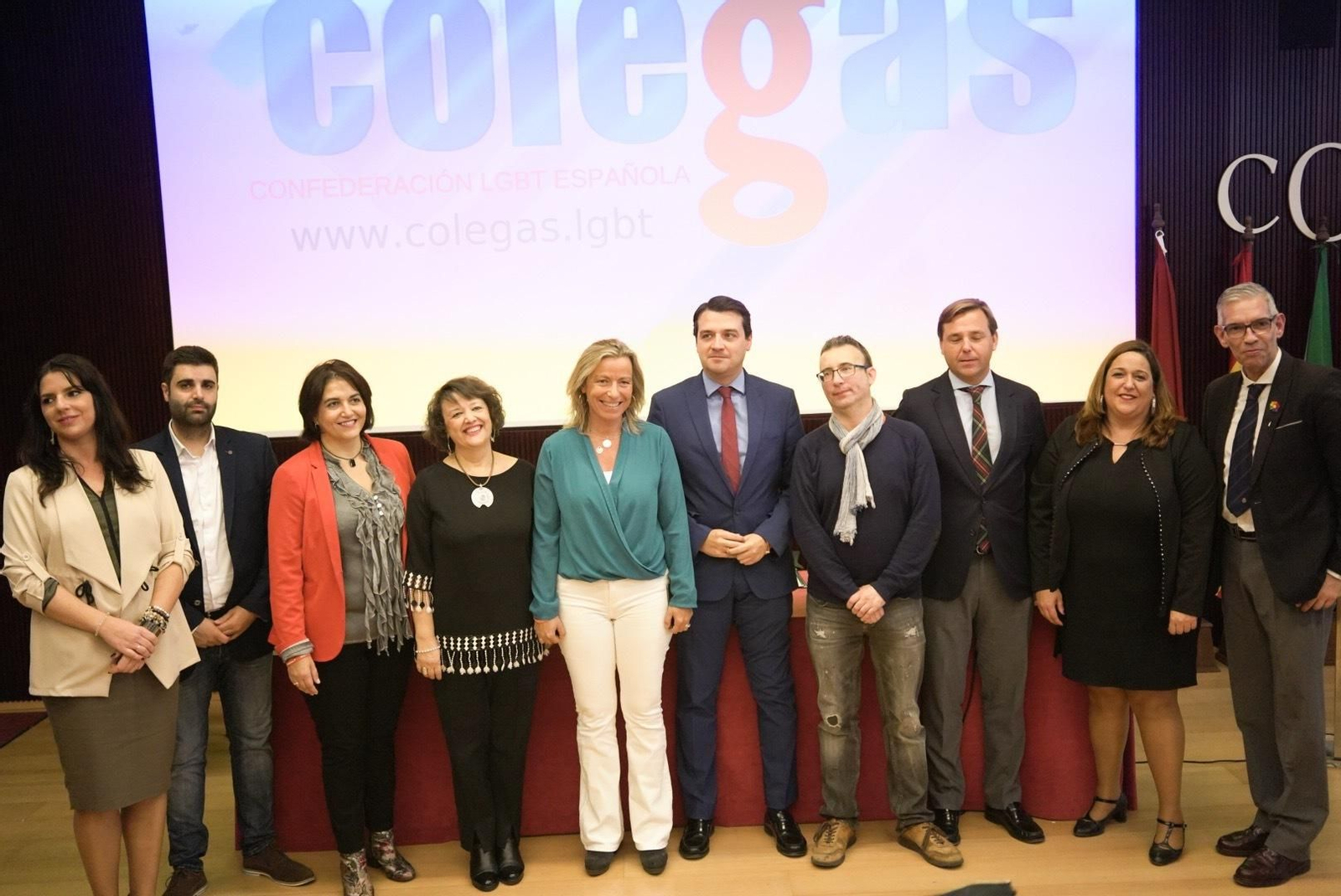 Autoridades presentes en la presentación de la gala.