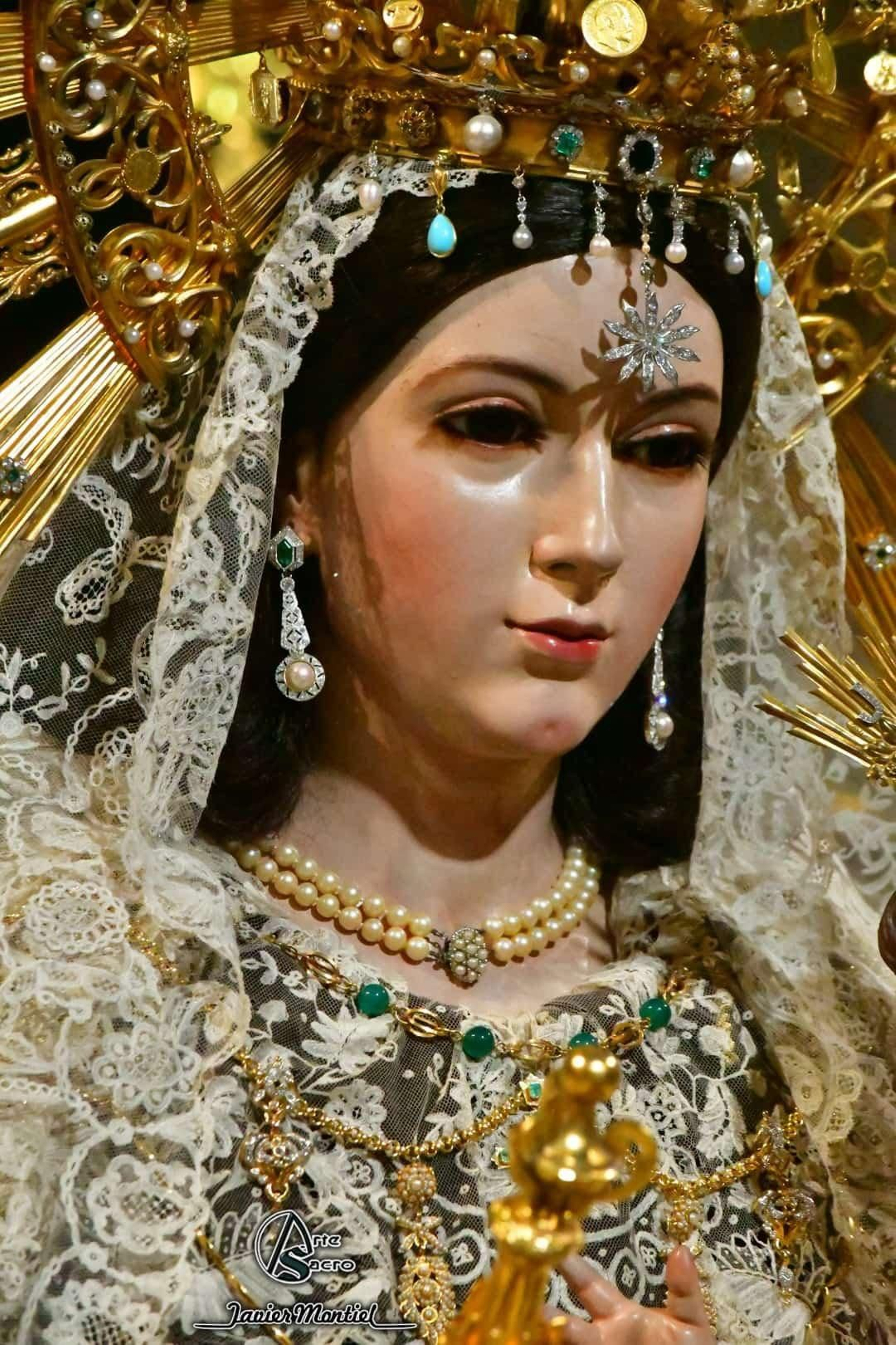 La Virgen del Carmen para su besamanos de hoy