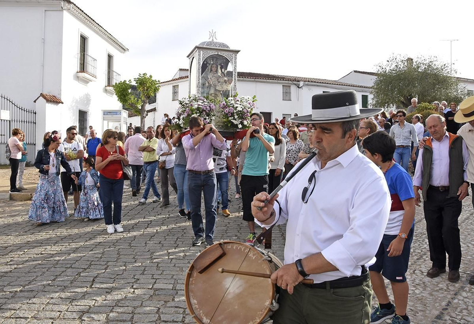 Un momento del traslado de la Virgen del Prado