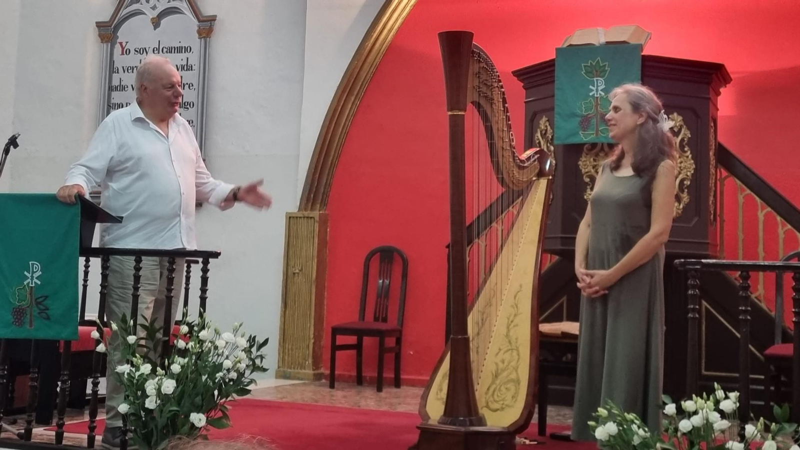 Concierto de arpa de Beatriz Mendoza en la IEE El Buen Pastor, de San Fernando