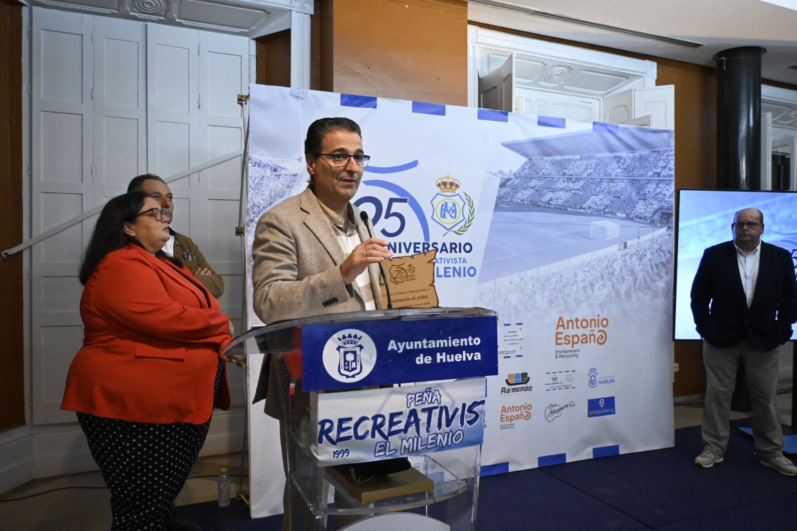 Acto de celebración del 25 aniversario de la Peña Cultural Recreativista 'El Milenio' en imágenes